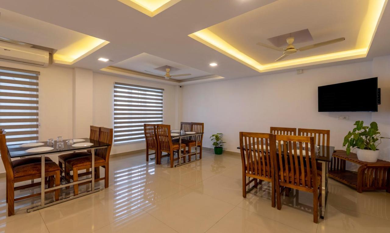 Готель Treebo Trend Airport Avenue Plaza Cochin Airport Kochi Екстер'єр фото