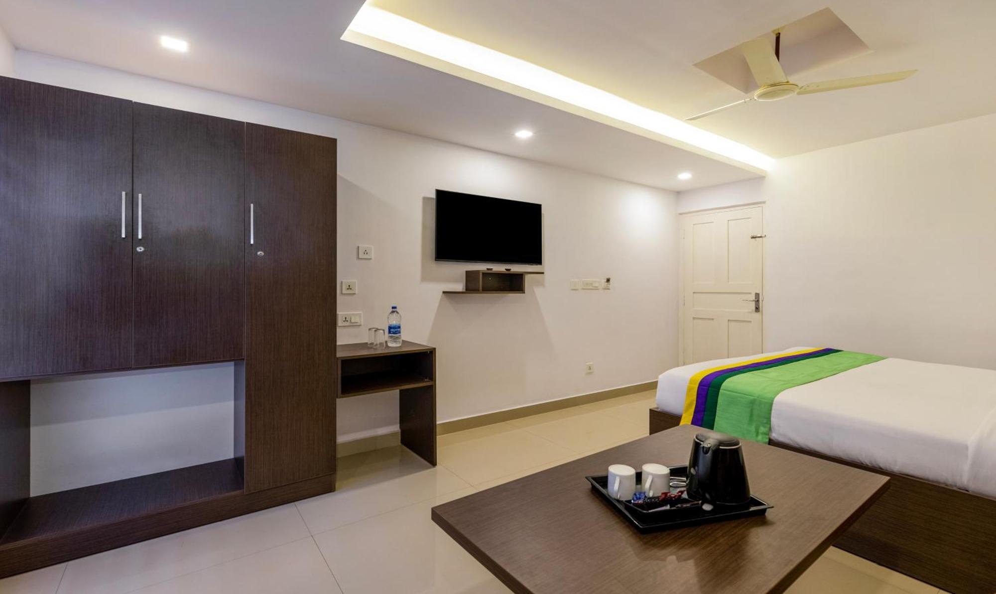 Готель Treebo Trend Airport Avenue Plaza Cochin Airport Kochi Екстер'єр фото